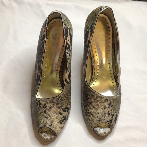 BCBG Python peep toe size 10 - Picture 3 of 8
